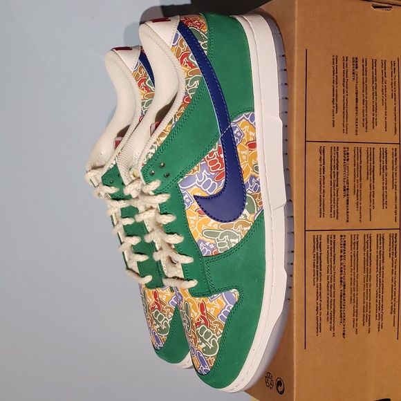 Nike Dunk Low "Foam Finger" - Picture 1 of 8